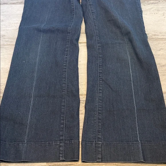 NYDJ | Not your Daughter’s Jeans Dark Wash Flare Leg Jeans size 2P - Picture 4 of 8